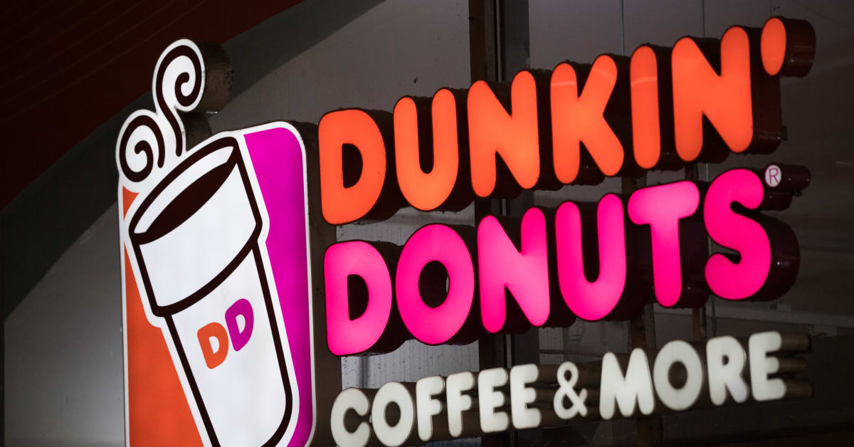 Variety Of Coffee Drinks And Donuts Sitting On A Table Background, Dunkin  Donuts Picture Menu, Food, Snack Background Image And Wallpaper for Free  Download