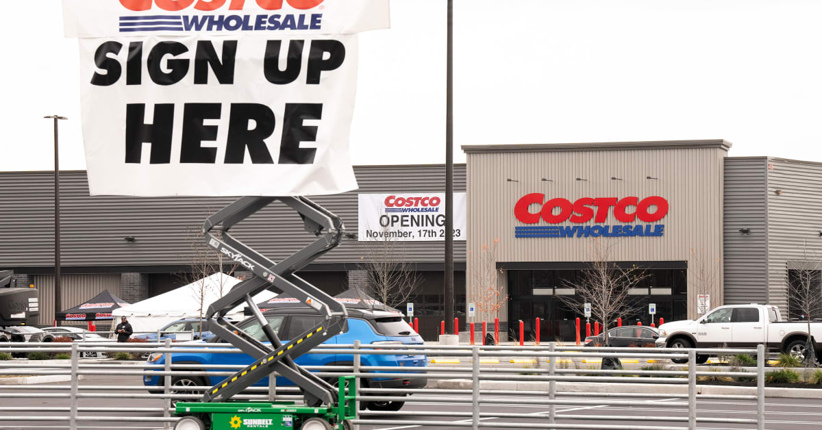 how-much-does-costco-pay-from-cashier-to-forklifter-to-ceo-thestreet