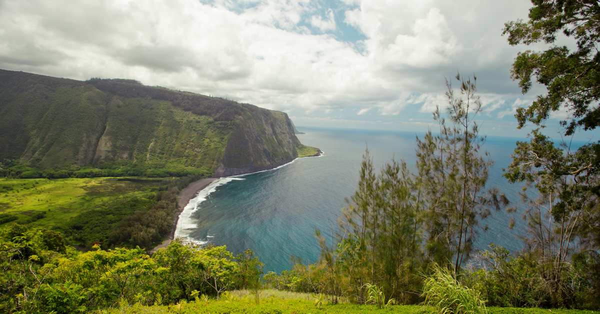 A Hawaii location people kept trespassing for pics is being torn down ...