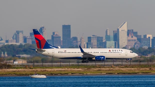 Delta Air Lines, Constellation Brands, Intelsat: 'Mad Money' Lightning Round