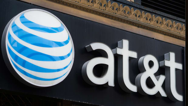 AT&T Misses On Top & Bottom Lines, Churn Down in Q2