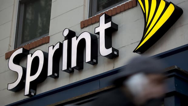 Sprint 'Open to Buying, Merging, Selling,' CEO Claure Says