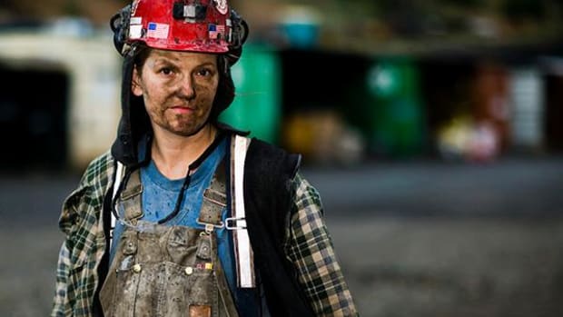 U.S. Coal Industry Is Dying, But Isn't Buried Yet