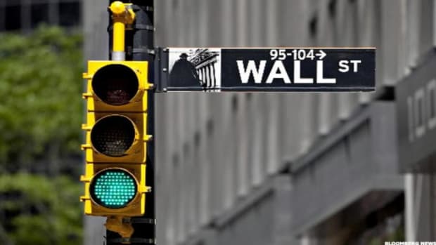 Midday Report: Stocks Turn Higher as Big Banks' Earnings Beat Wall Street's Expectations