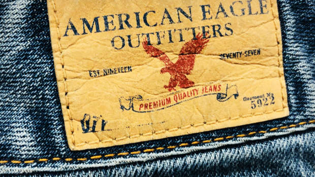 American Eagle Sees Its Charts Weaken, So Raise Sell Stops