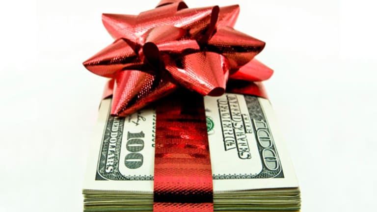 Year-End Gifts and the Gift Tax Annual Exclusion