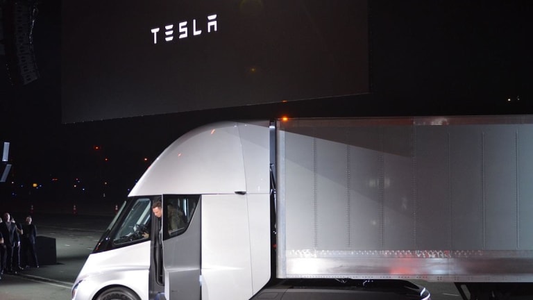 5 Biggest Takeaways From Teslas Semi Truck And Roadster