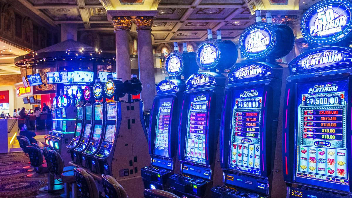 Eldorado And Caesars Roll Dice With 18 Billion Casino Merger Bet Reports Thestreet
