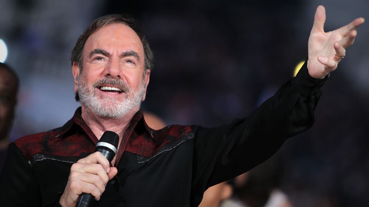 Neil Diamond Sells Music Catalog, Recording Rights to Universal