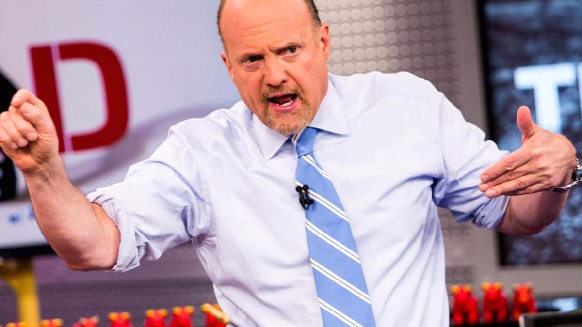 Cramer urges caution on GameStop, says there are 'easier ways to make money