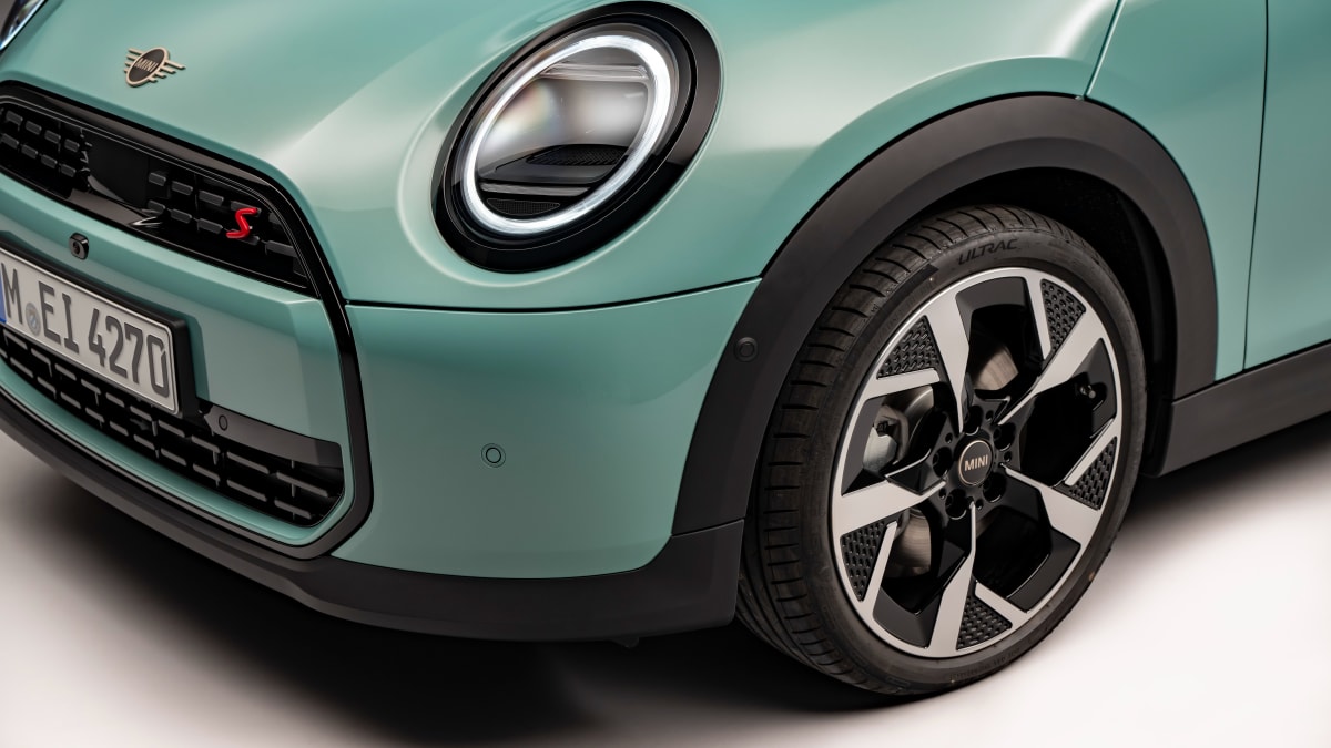 The new Mini Cooper is the last hurrah for its gas-powered lineup -  TheStreet