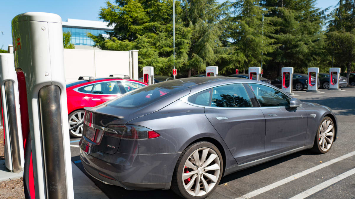 Electric cars: Supercharging tweak could fill batteries 90% in 10 mins