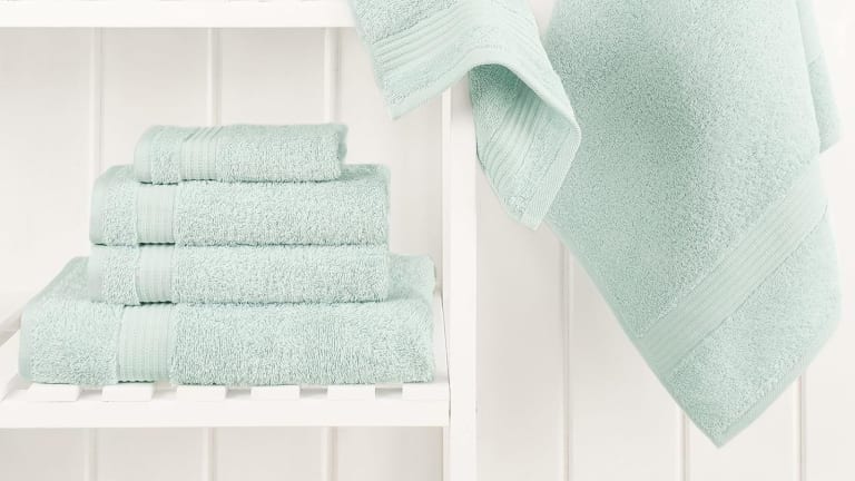 Mint colored deals bath towels