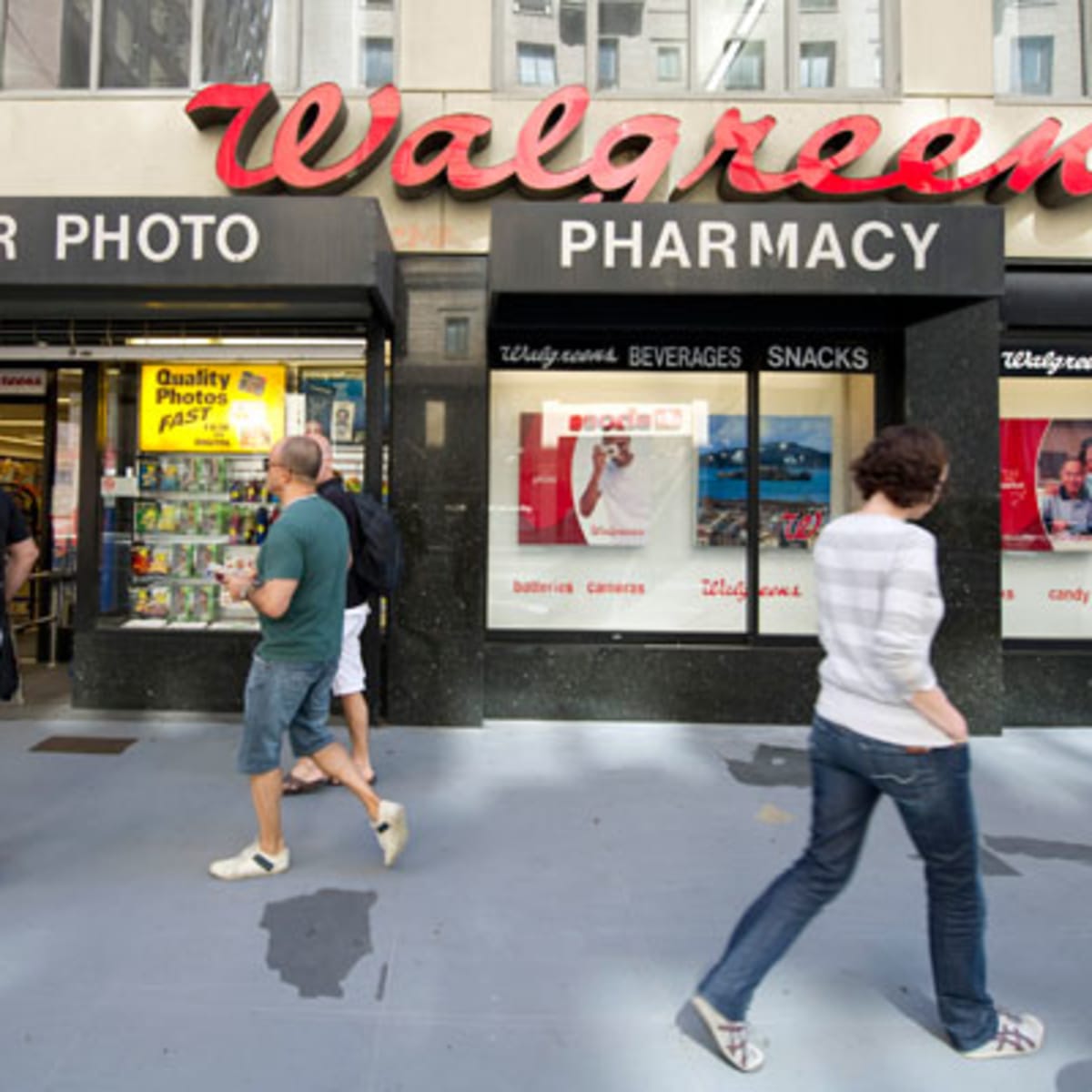 Walgreens Shares Barely Move on Theranos Breakup Announcement - TheStreet