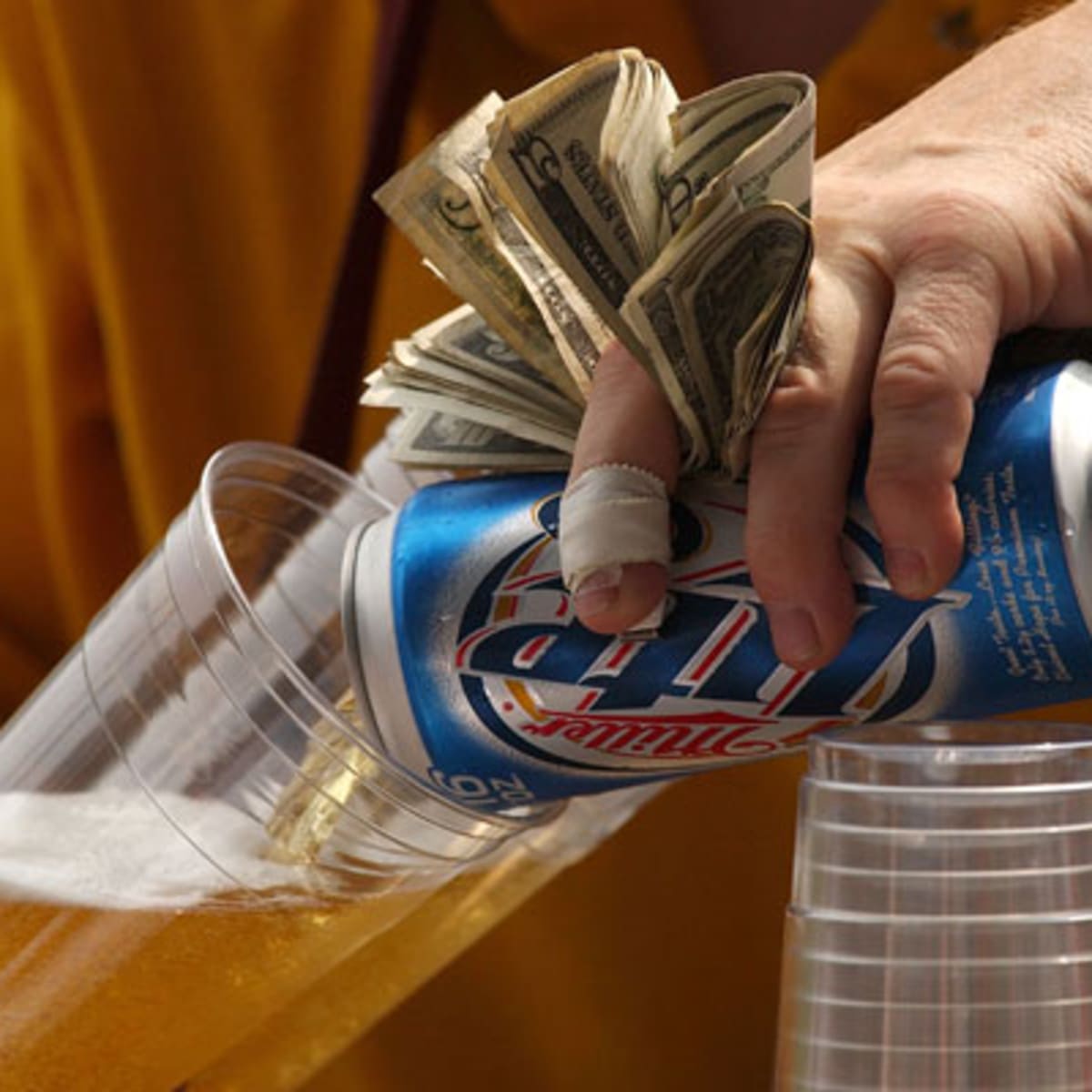 Chicago Cubs tickets, beer prices among highest in MLB