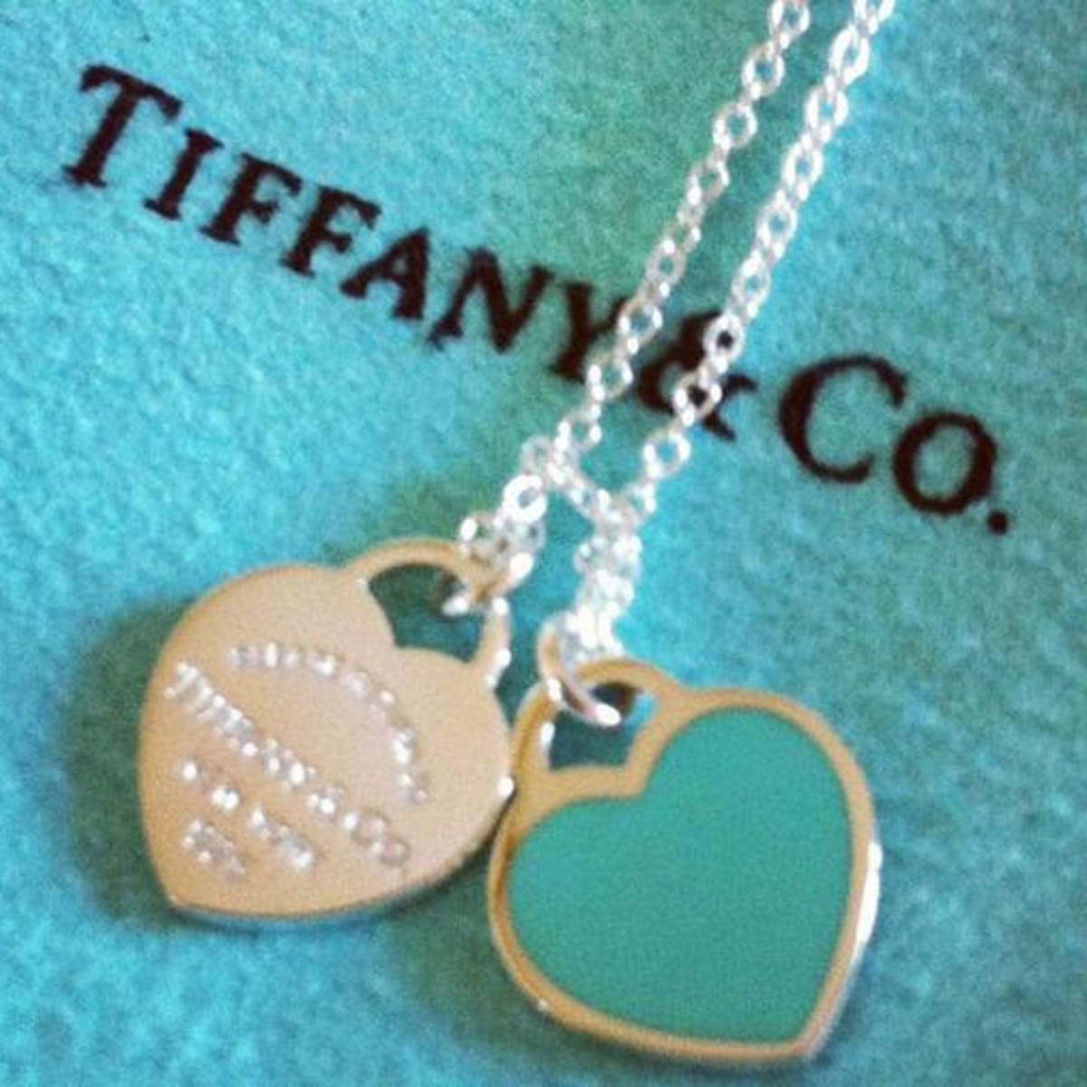 Tiffany Reports Brighter Sales Sees Positive Trends Continuing Thestreet