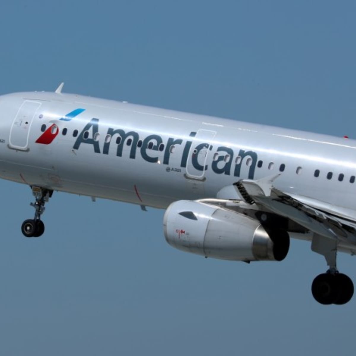 American Airlines To Start Selling To Capacity As Of July 1 Thestreet - plus airways roblox