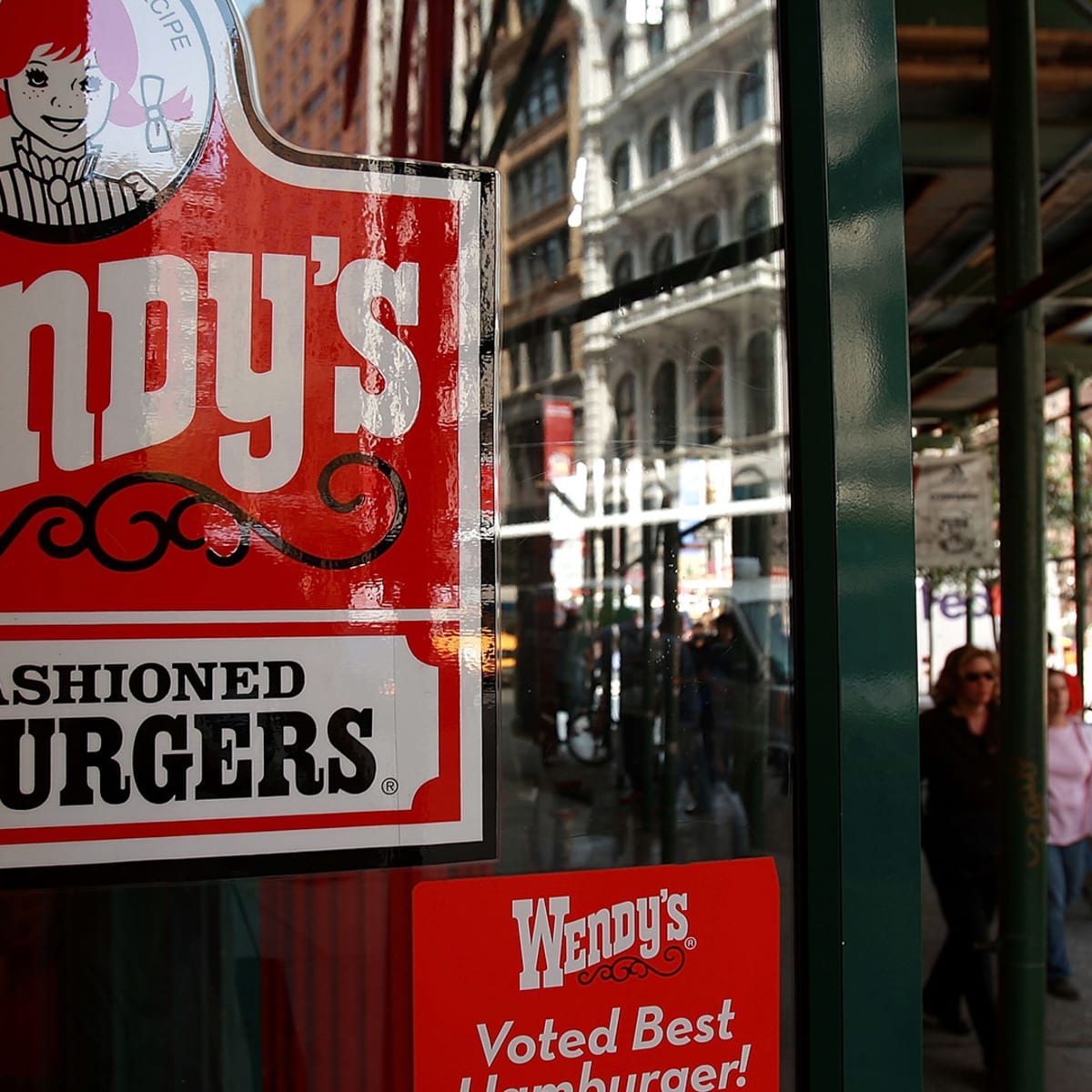 Buy Wendy's Famous Chili in a Can?! - Hits 96