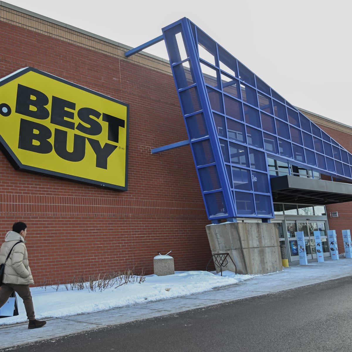 Best Buy to open 4 new outlet stores, add new product categories - Best Buy  Corporate News and Information