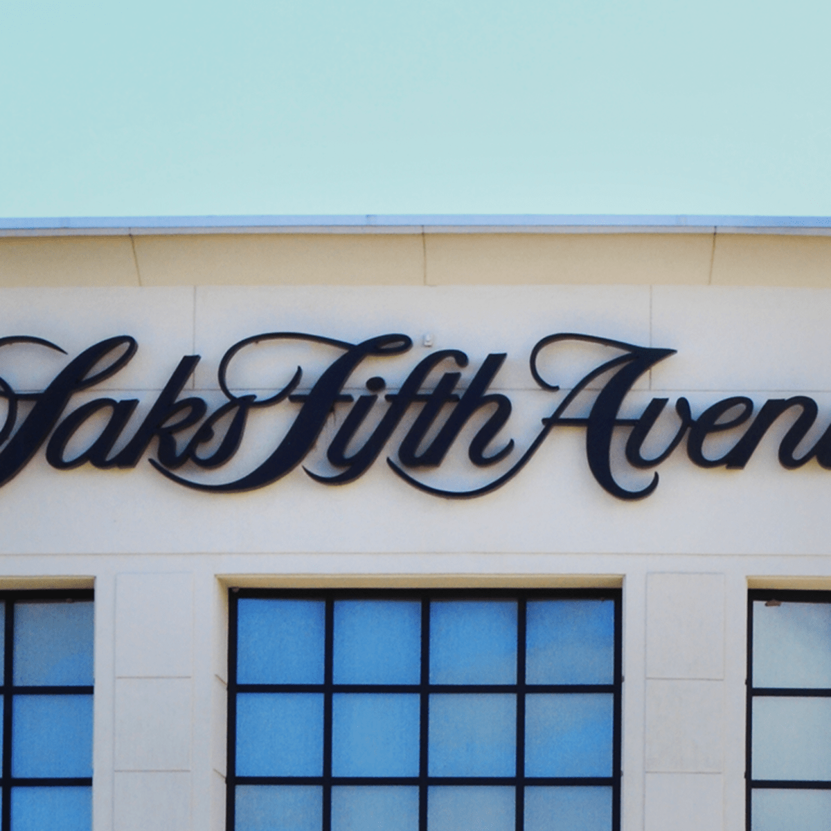 Saks Fifth Avenue Makes Bid to Open Casino in NYC Flagship Store