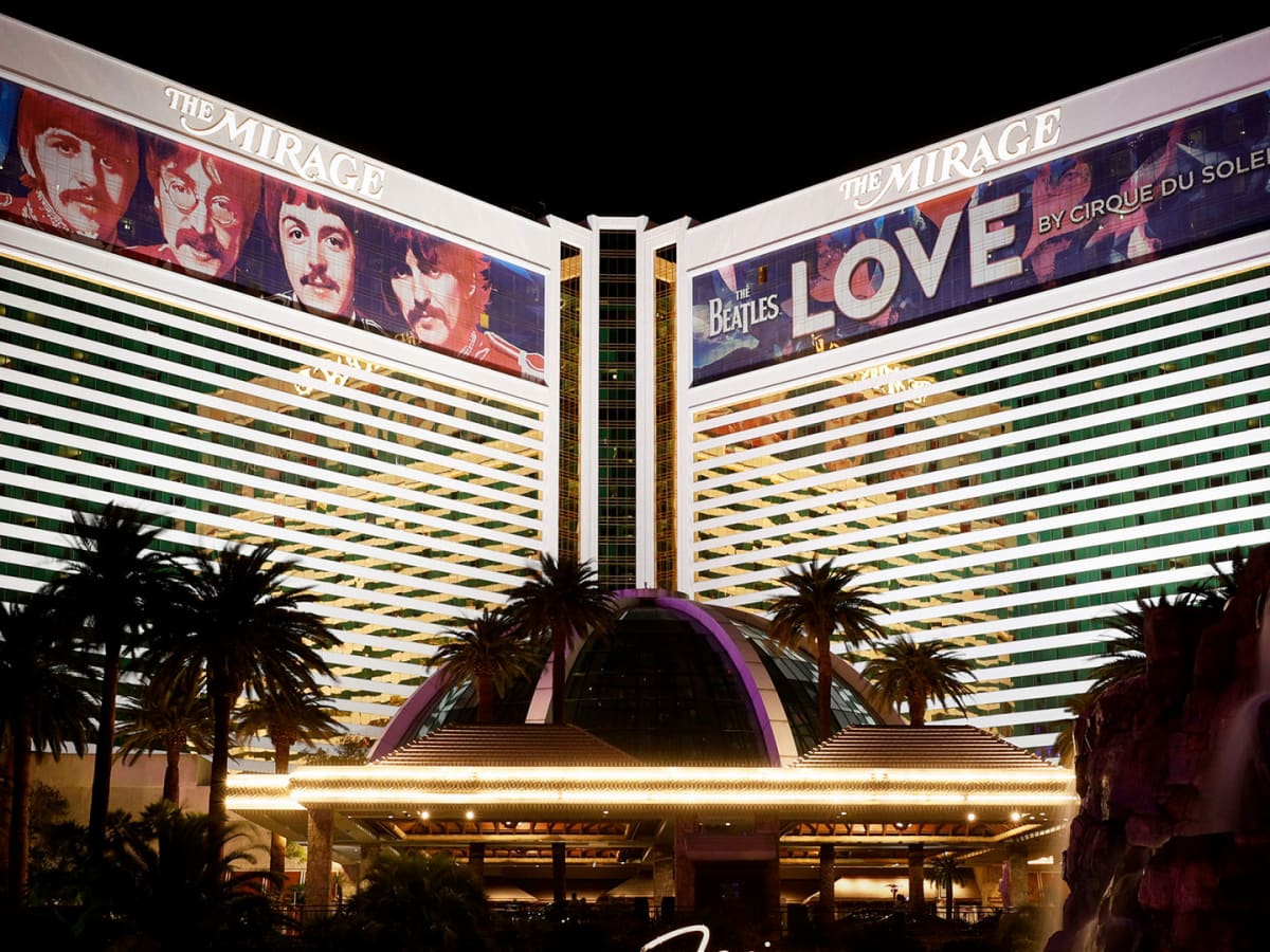 Iconic Las Vegas Sands Corp. Goes Dark on the Strip