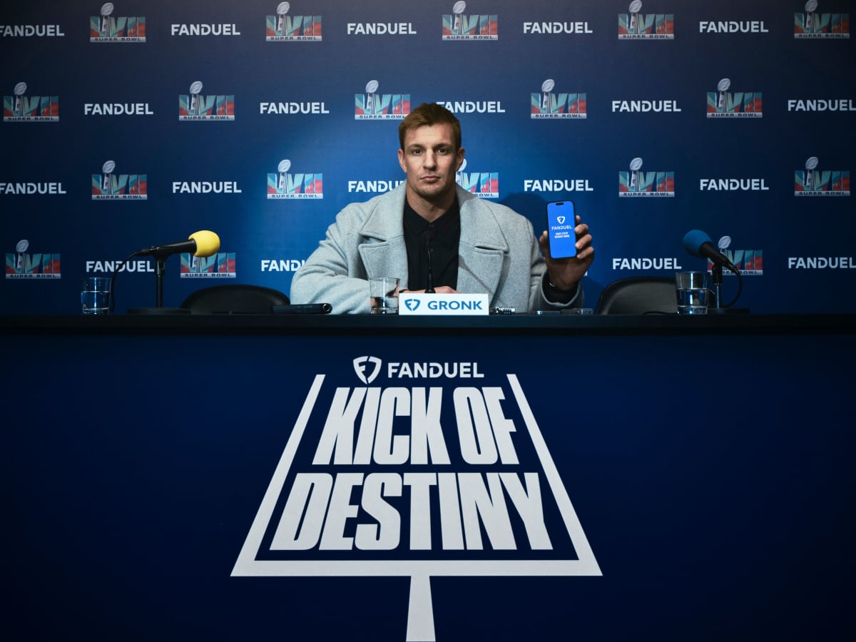 Super Bowl 2023: Rob Gronkowski to kick field goal in live Super Bowl  commercial