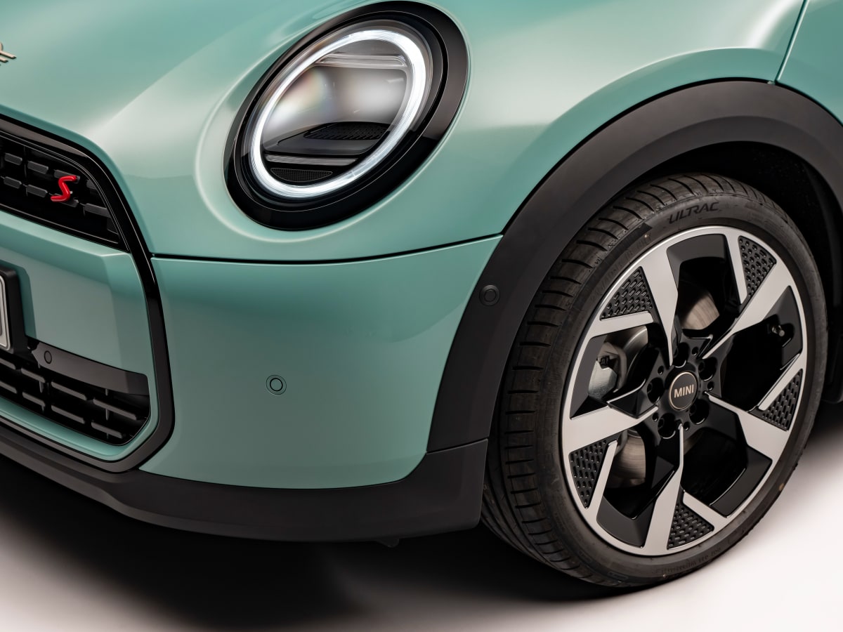 The 2025 Mini Cooper's Interior Goes High Tech