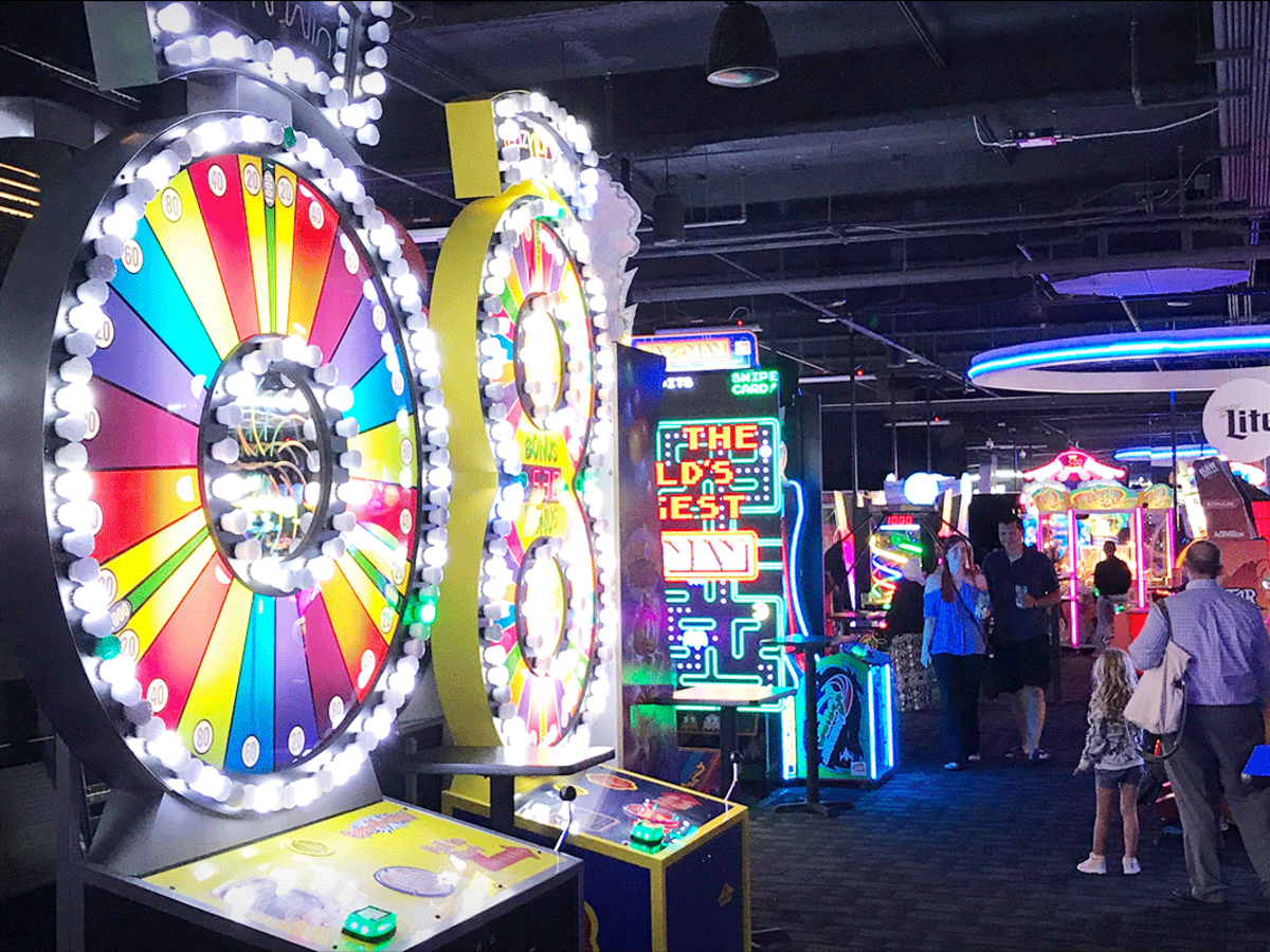 Dave & Buster's hiring 180 positions for Lynnwood opening