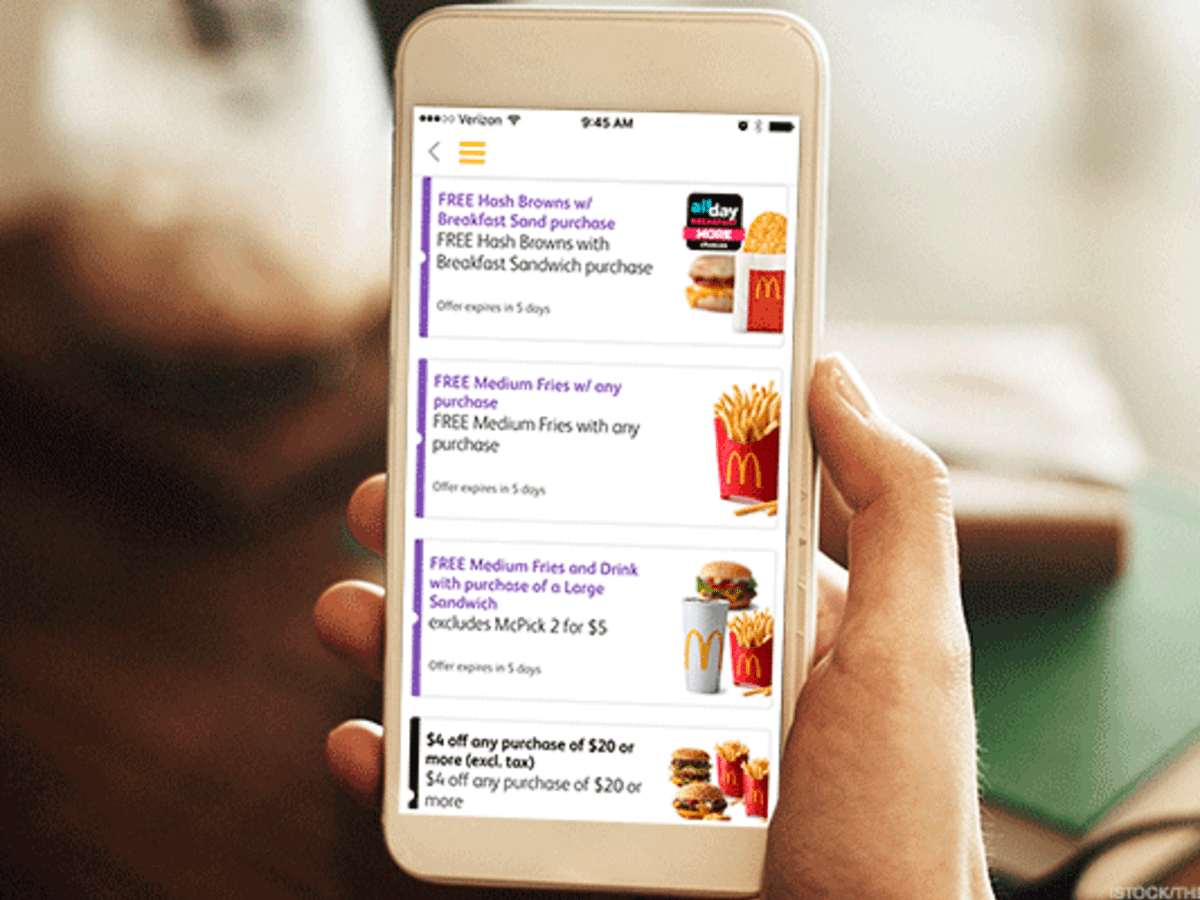 https://www.thestreet.com/.image/ar_4:3%2Cc_fill%2Ccs_srgb%2Cq_auto:good%2Cw_1200/MTY4NjUxNTE1NjMwNzI0NzQz/mcdonalds-lags-behind-starbucks-dunkin-donuts-apps-and-loyalty-programs.png