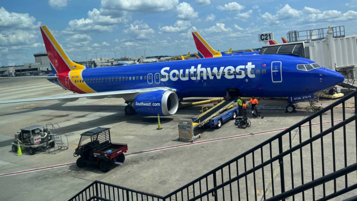 Southwest stock price swings wildly after updated forecast