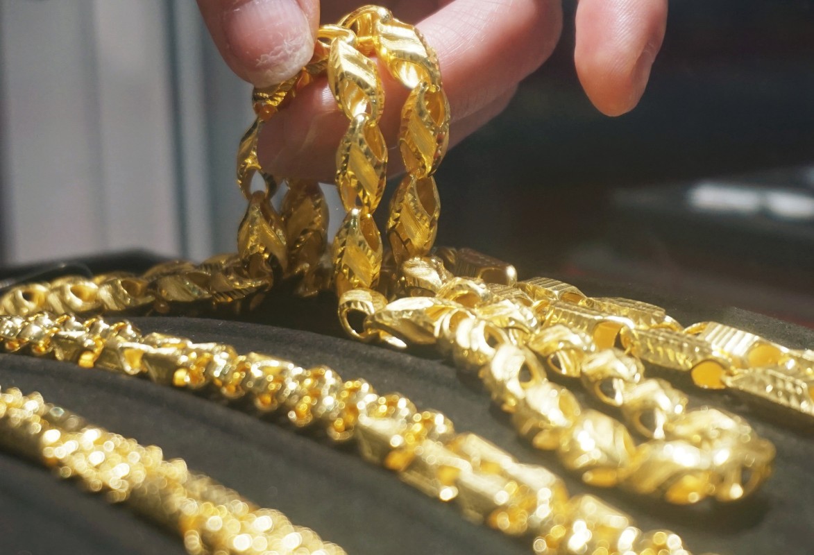 Analyst offers surprising take on future gold prices