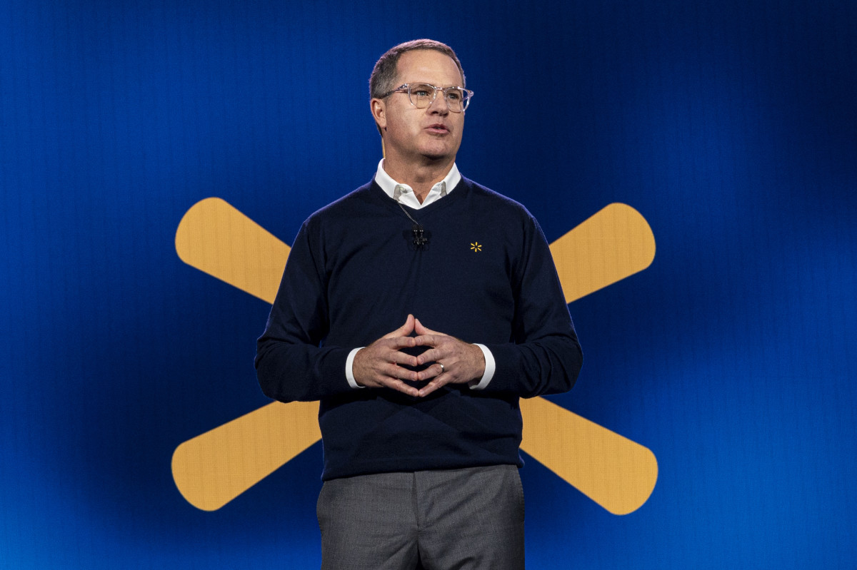 Analysts adjust Walmart stock price target after management meeting