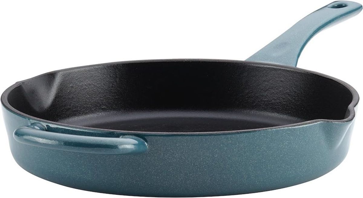 https://www.thestreet.com/.image/c_fit%2Ch_800%2Cw_1200/MjAwODk2MjMyMjUwNDE4NTYy/ayesha-curry-cast-iron-skillet-amazon.jpg