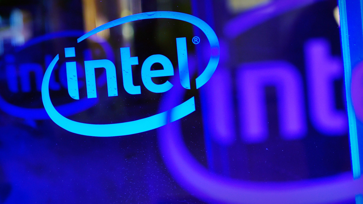 Analyst reworks Intel stock price target as new CEO raises concerns