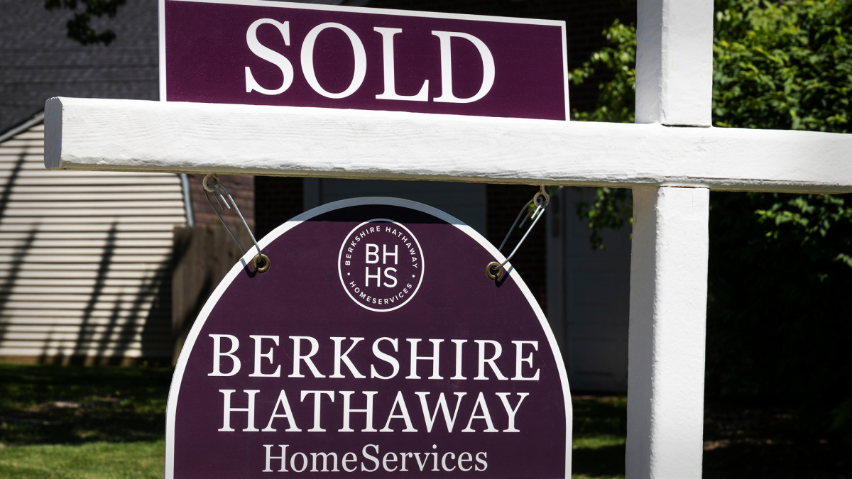 Warren Buffett's Berkshire Hathaway reveals key mortgage strategy