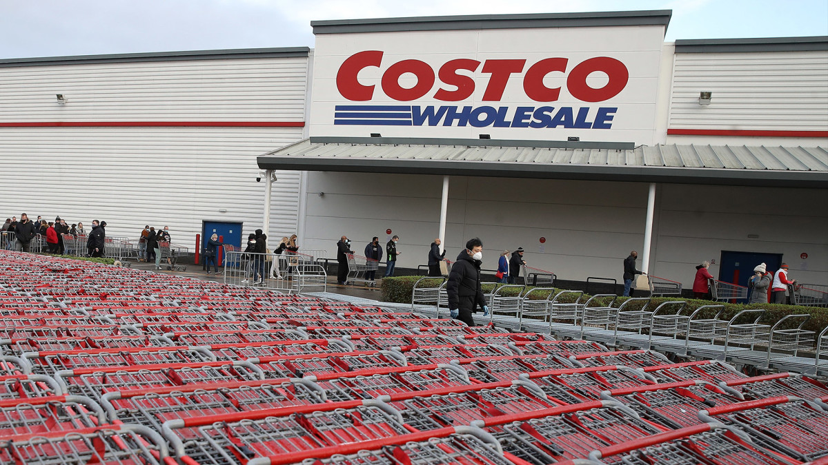 Costco exec sounds the alarm on a concerning customer trend