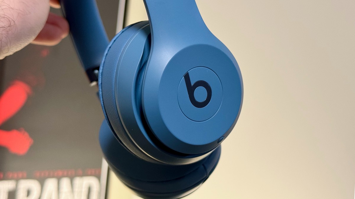 Beats Solo 4 Review Classic design with bold long lasting sound