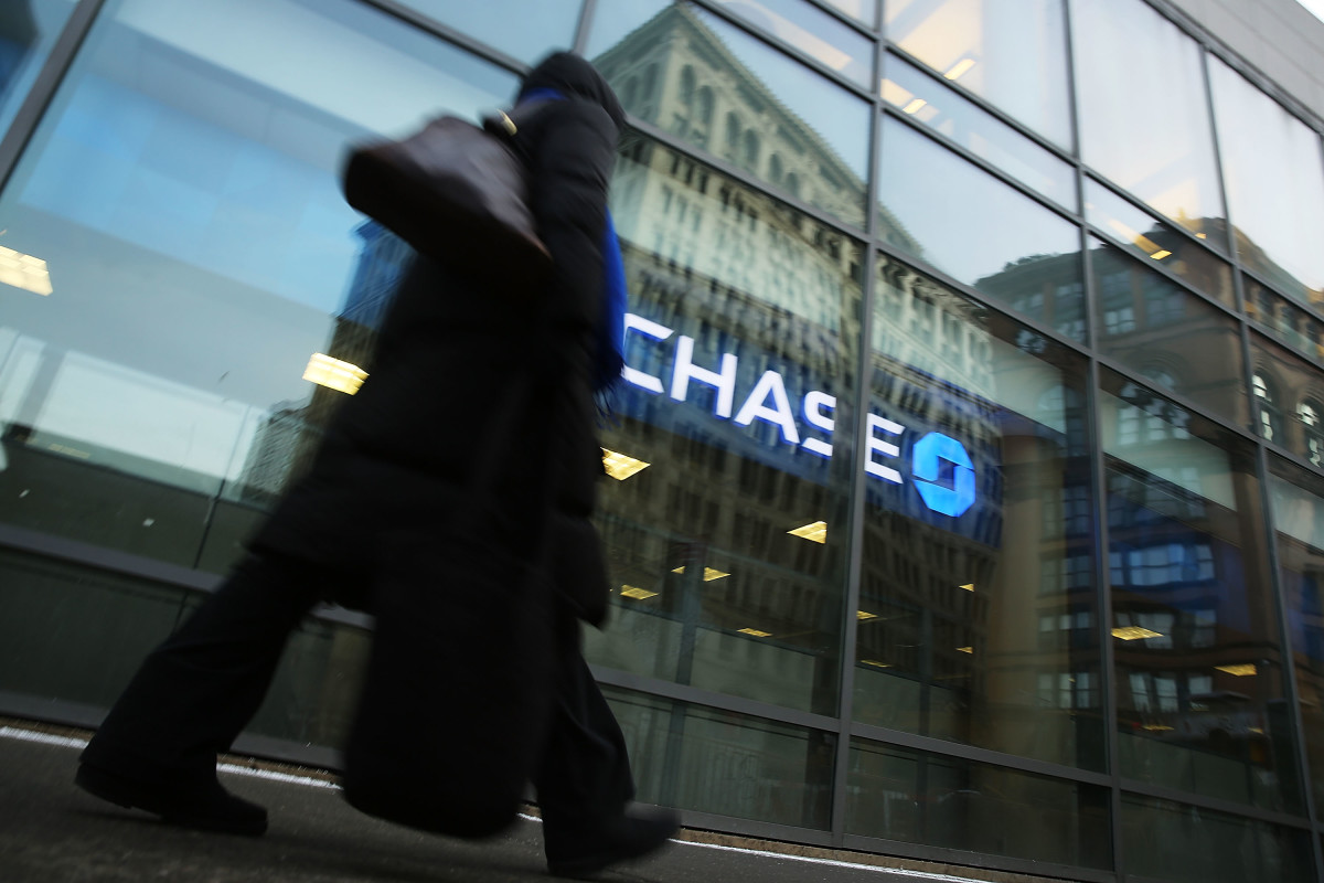 JPMorgan Chase workers fight back against a harsh policy change