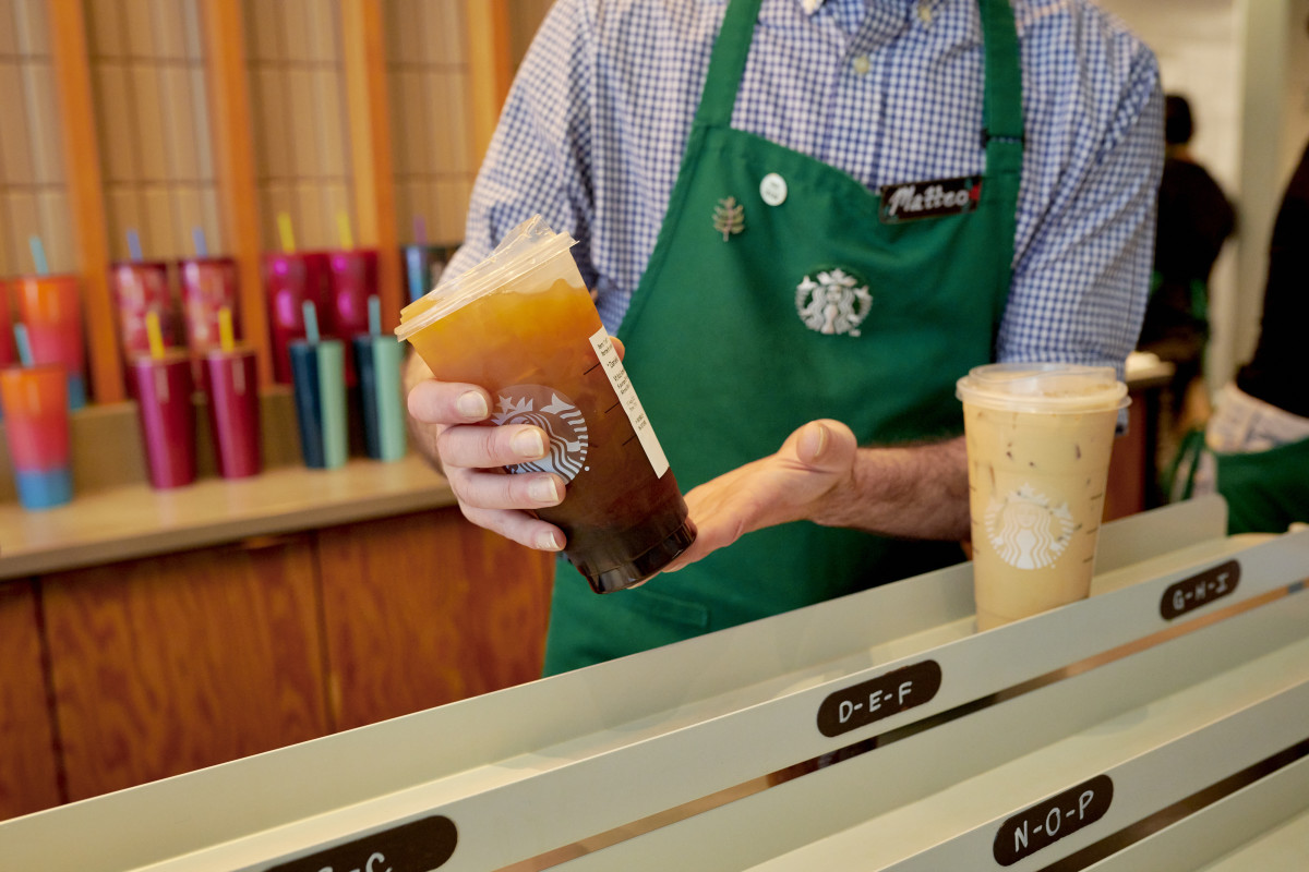 Starbucks offers free coffee after Dunkin' Super Bowl LIX ad slam