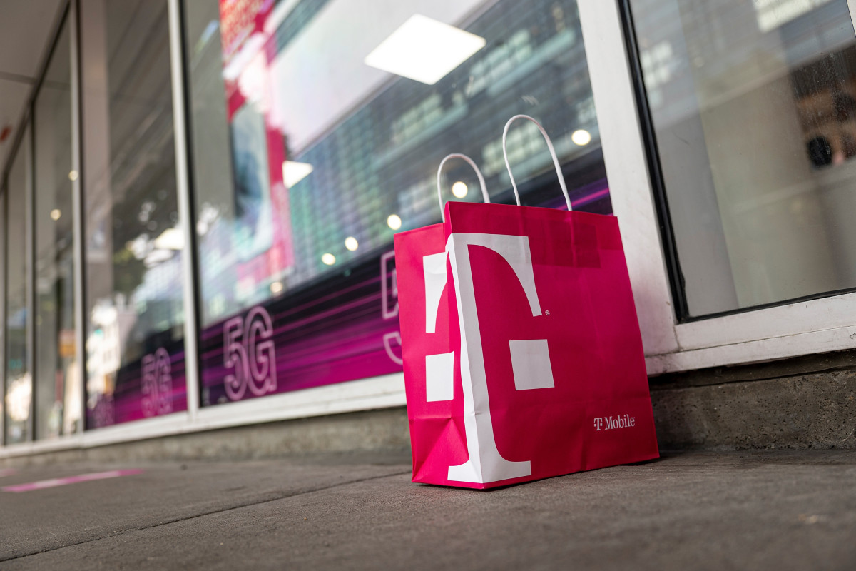 T-Mobile customers threaten to leave after latest warning