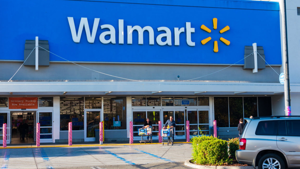 Walmart is selling a 'sturdy' $150 4-tier ladder bookshelf for only $55, and shoppers call it 'absolutely gorgeous'