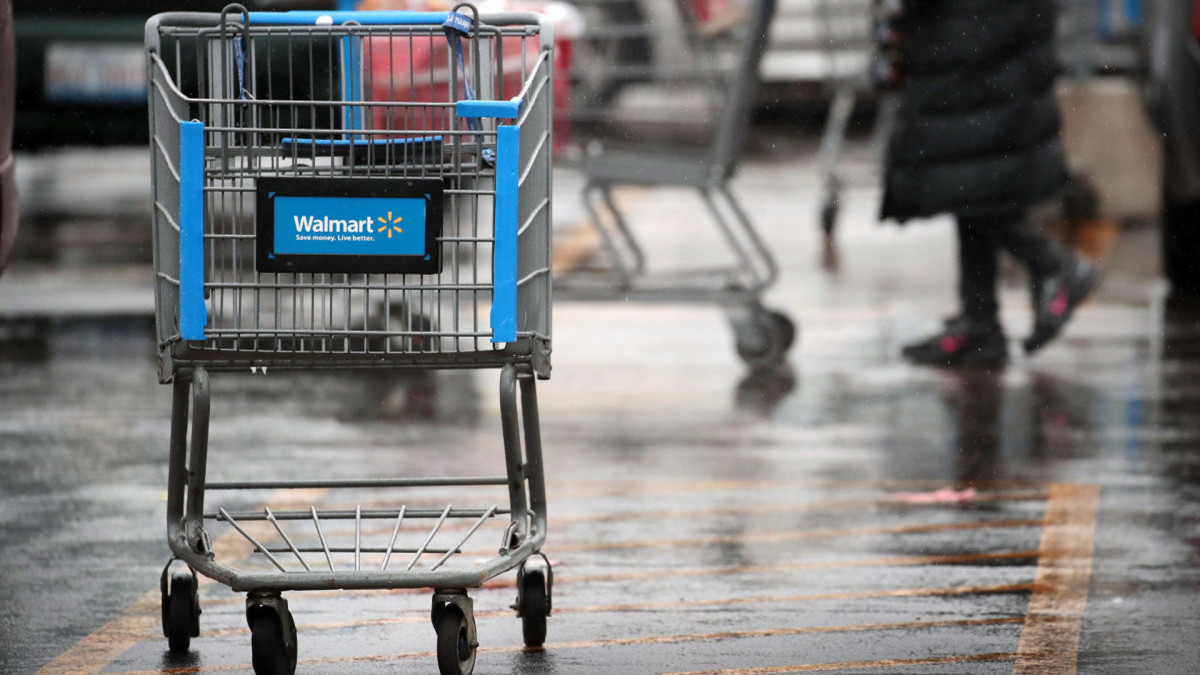 Walmart is selling a 'good quality' $110 necklace set for $14, and shoppers call it 'very nice looking'