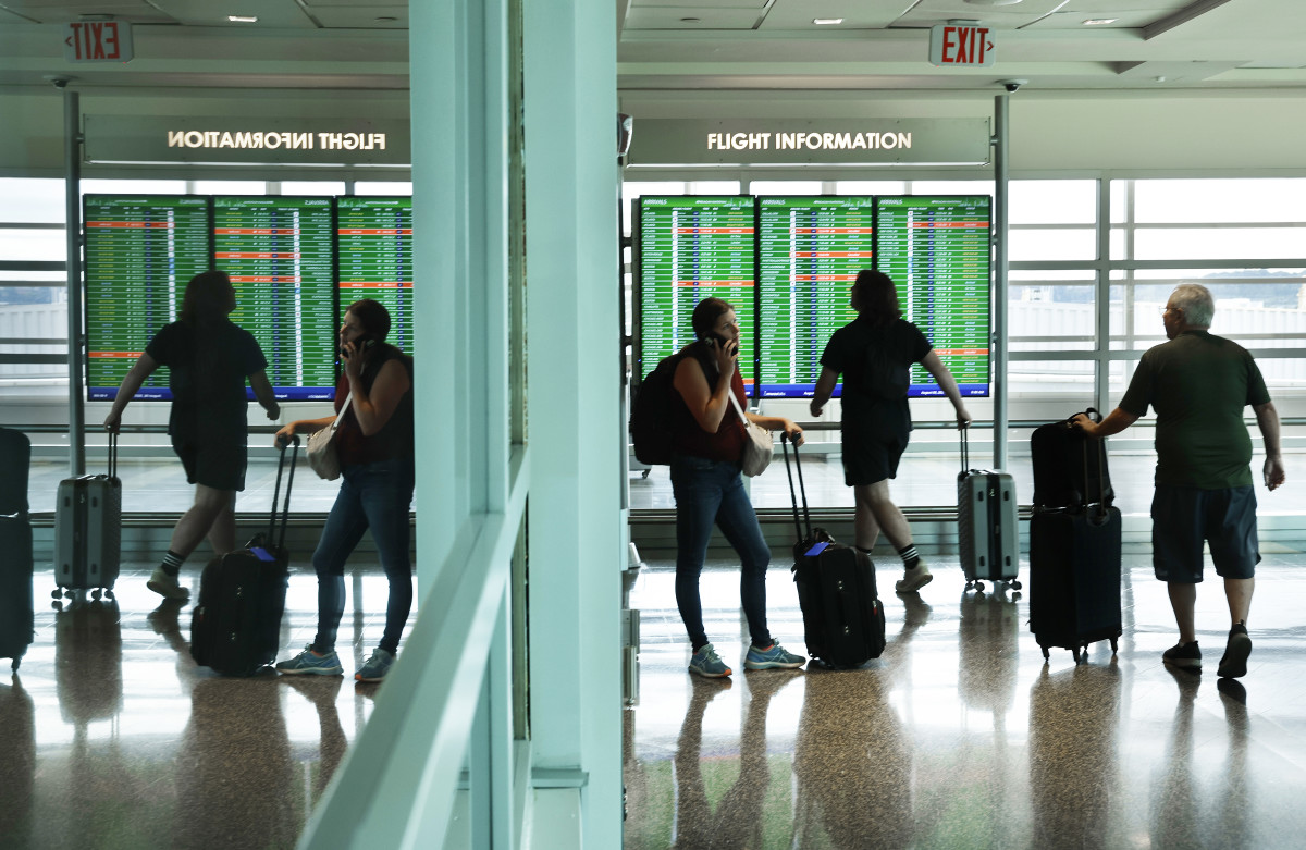 Pete Buttigieg sends stern warning to airlines over flight delays