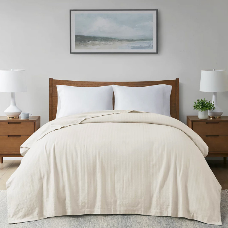 Macy's is selling a 'comfy cozy' $220 Egyptian cotton bedspread for just $60, but not for long