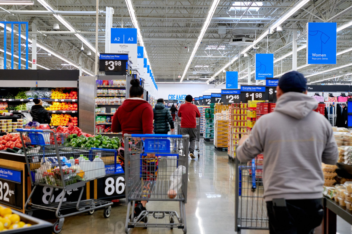 Walmart issues major recall in 20 states over concerning food contamination