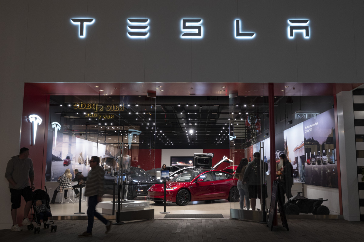 Tesla's March deliveries could trigger further drop in the stock