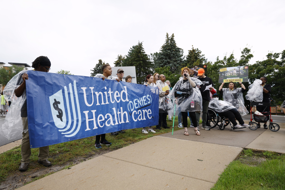 UnitedHealth makes desperate move amid outrage