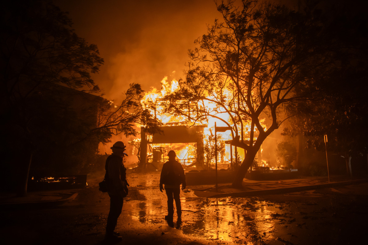 IRS extends deadlines for taxpayers impacted by L.A. wildfires