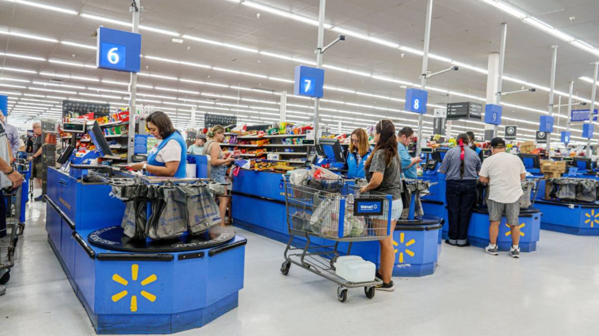 Walmart issues a startling business outlook