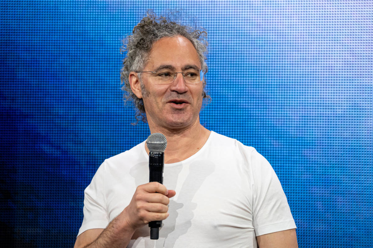 Is buying Palantir's stock now dumb?